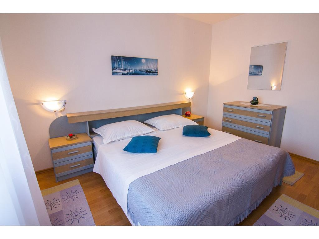 Apartment Miranda Slatine Szoba fotó